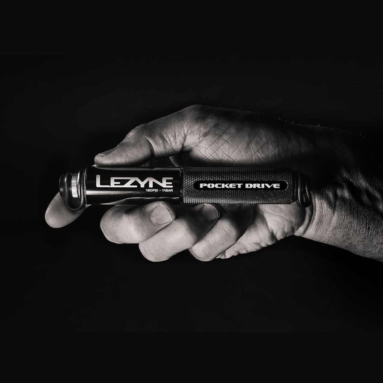 POCKET DRIVE HP LOADED BLACK 携帯ポンプ ロードバイク ミニポンプ 高圧対応 自転車用CO2キット コンパクトポンプセット パンク修理ツール 自転車 ロングライド ポンプキット ハンドポンプ ABSホース付き