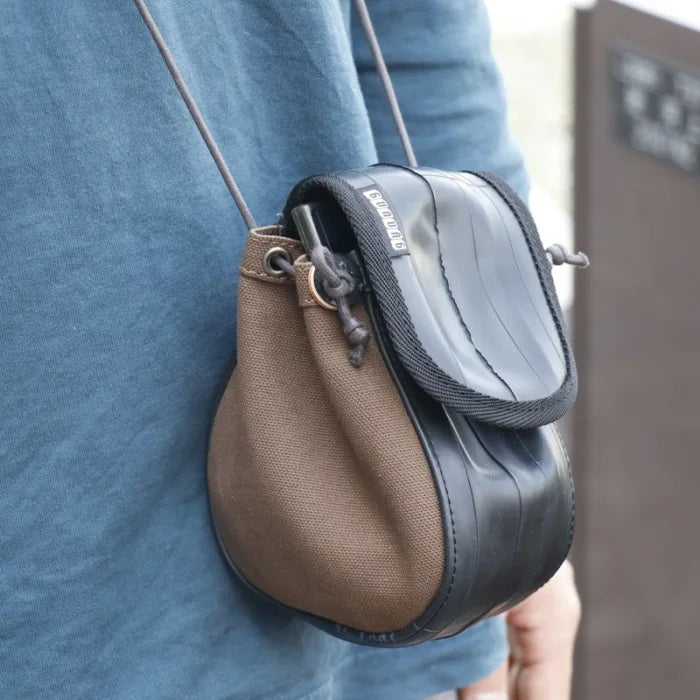 R TUBE POCHETTE 斜めがけバッグ ショルダーバッグ