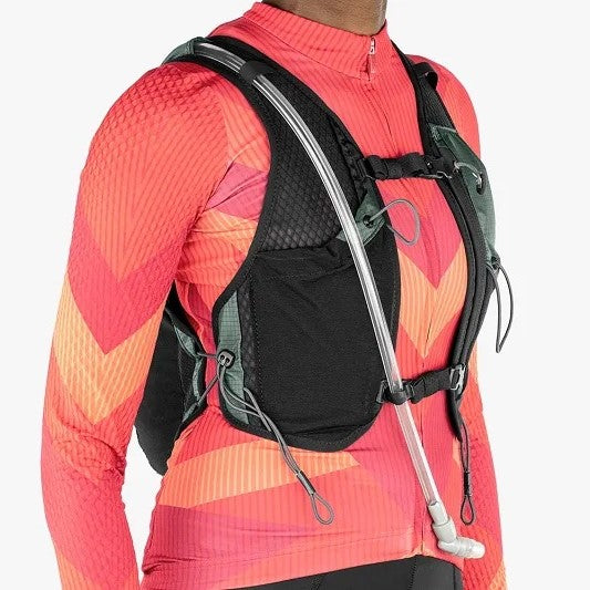RACING HYDRATION VEST(レーシング ハイドレーションベスト) アピデュラ リュックサック バックパック