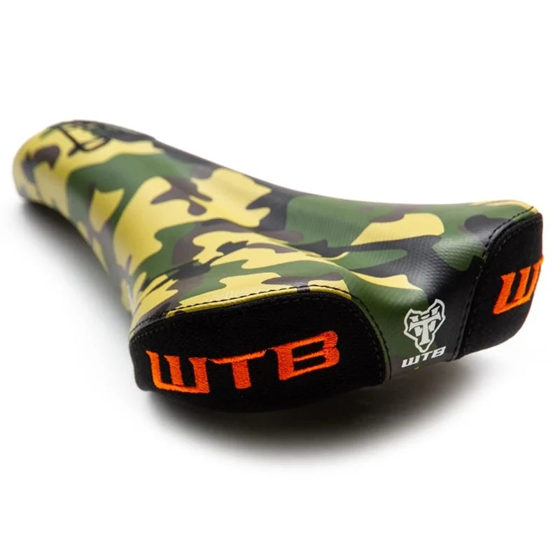 pure V race saddle BL special(camo)