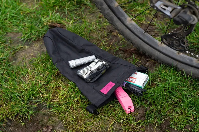 every day caddy(ecopak) SWIFT INDUSTRIES スウィフトインダストリーズ EVERY DAY CADDY サドルバッグ 自転車 コンパクトサドルバッグ ECOPAK バッグ バイクパッキングアクセサリー ロードバイク修理キット収納