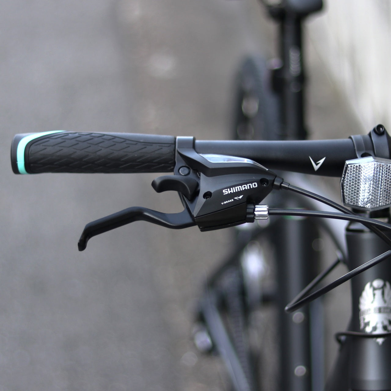【在庫セール!】【2025年モデル】C-SPORT1(Vブレーキ) Bianchi ビアンキ C-SPORT1 クロスバイク 通勤 フィットネスバイク 700C タイヤ スポーツバイク 初心者