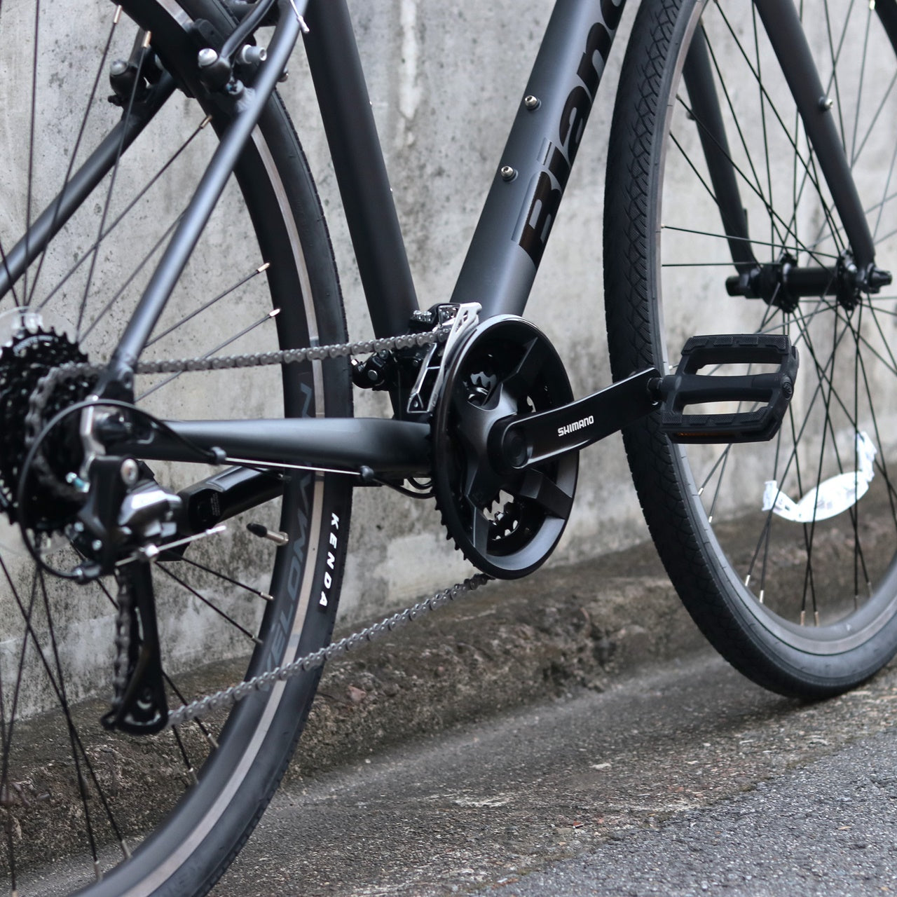 【在庫セール!】【2025年モデル】C-SPORT1(Vブレーキ) Bianchi ビアンキ C-SPORT1 クロスバイク 通勤 フィットネスバイク 700C タイヤ スポーツバイク 初心者