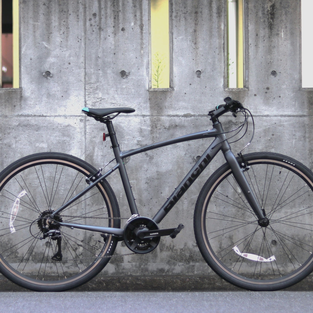 【在庫セール!】【2025年モデル】C-SPORT1(Vブレーキ) Bianchi ビアンキ C-SPORT1 クロスバイク 通勤 フィットネスバイク 700C タイヤ スポーツバイク 初心者