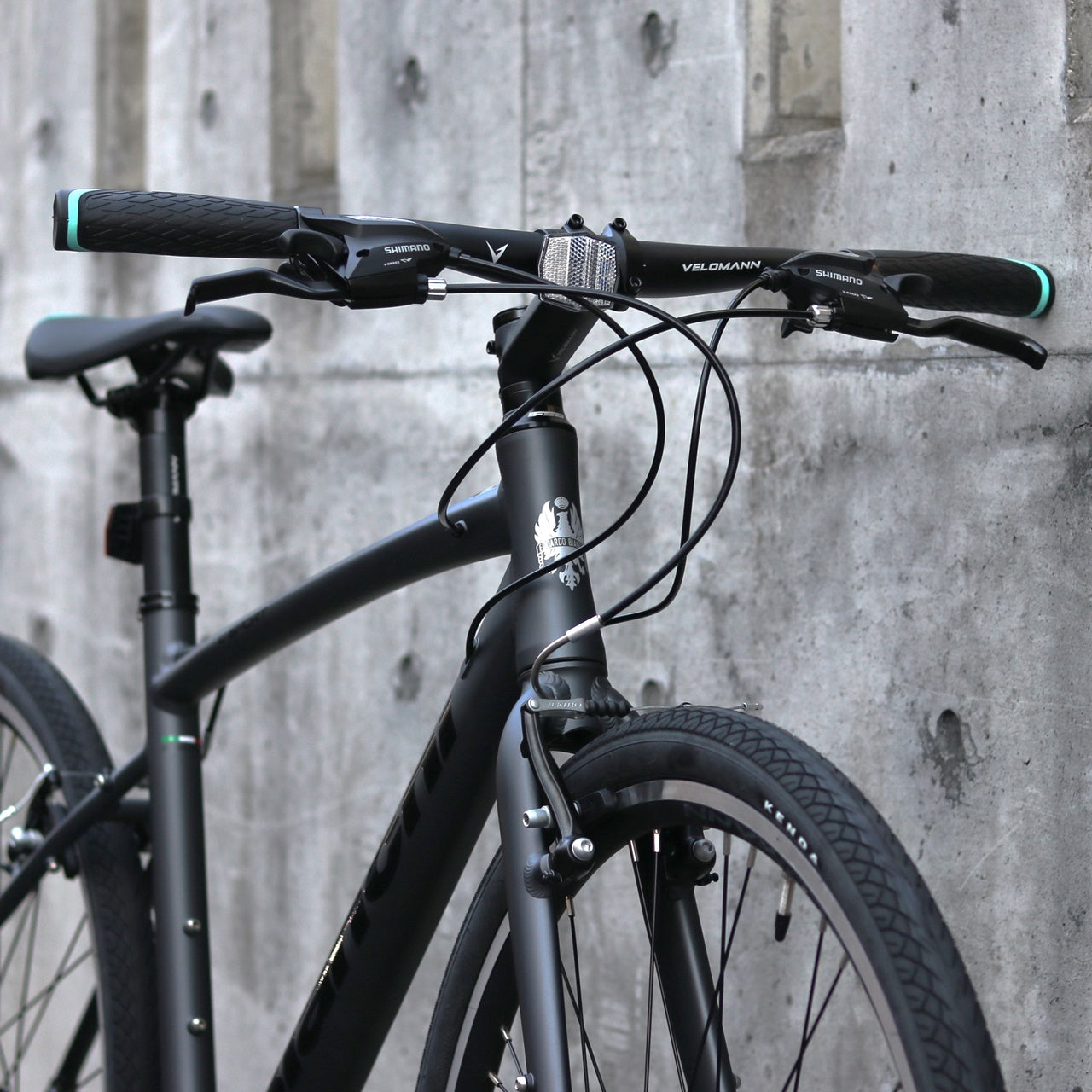 【在庫セール!】【2025年モデル】C-SPORT1(Vブレーキ) Bianchi ビアンキ C-SPORT1 クロスバイク 通勤 フィットネスバイク 700C タイヤ スポーツバイク 初心者
