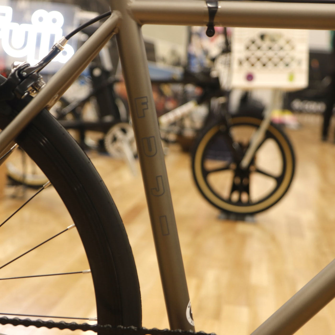 【2025年モデル】FEATHER FUJI フジ FEATHER フェザー ピストバイク クロモリフレーム シングルスピードバイク シングルギア 自転車 街乗り バイク