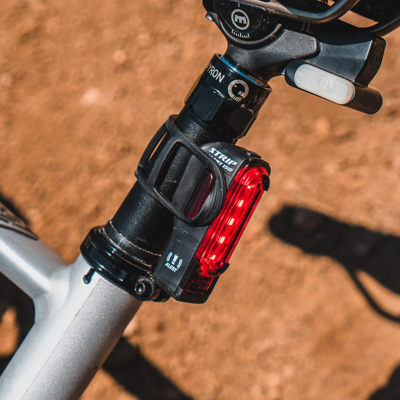 STRIP ALERT DRIVE REAR レザイン テールライト ブレーキ 自転車 スマートライト USB充電式リアライト デイライト対応リアランプ ロードバイク ブレーキライト 防水 自転車ライト IPX7 エアロポスト対応 ライト