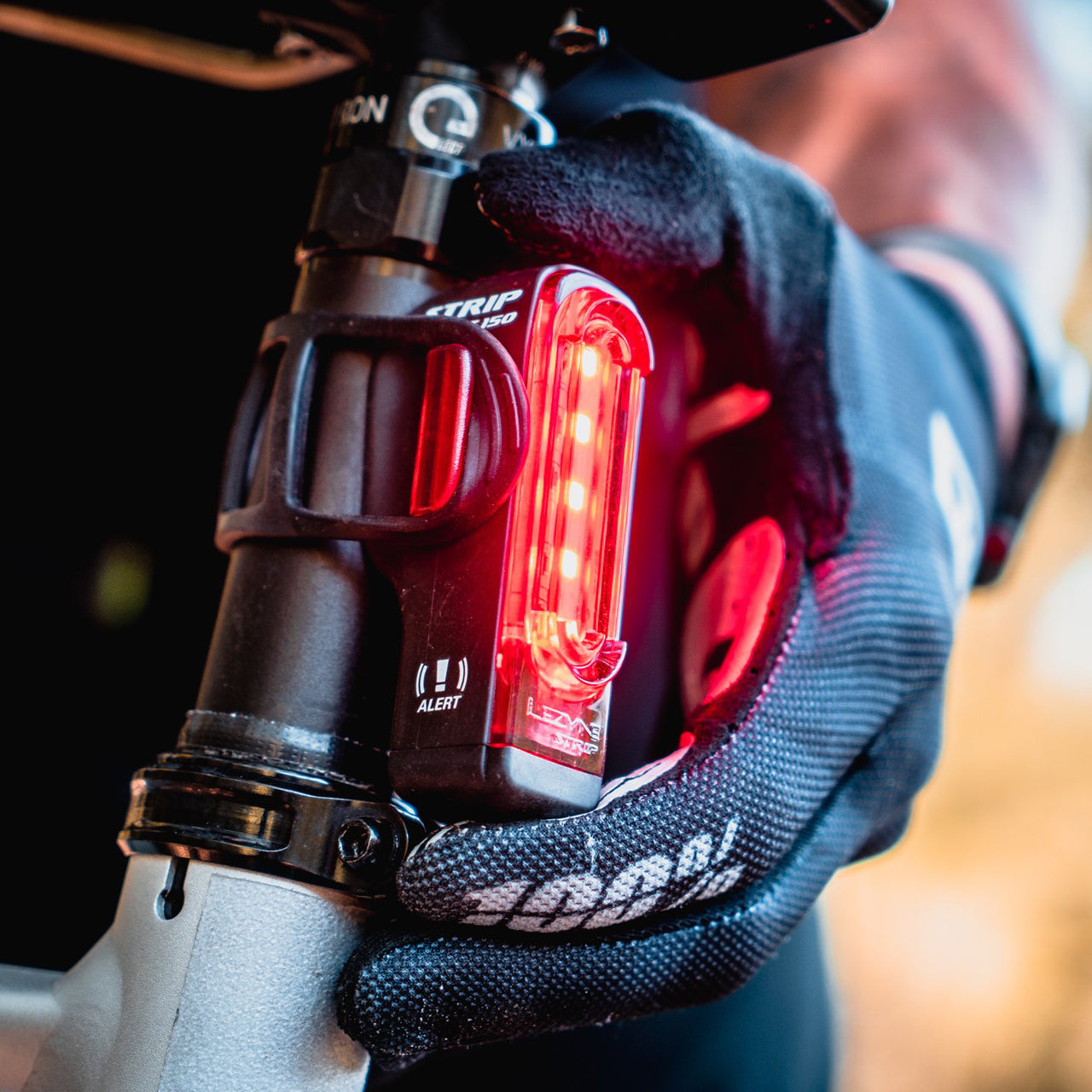 STRIP ALERT DRIVE REAR レザイン テールライト ブレーキ 自転車 スマートライト USB充電式リアライト デイライト対応リアランプ ロードバイク ブレーキライト 防水 自転車ライト IPX7 エアロポスト対応 ライト