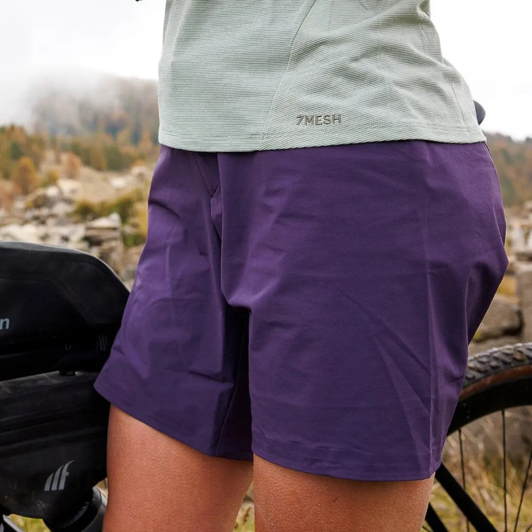 FARSIDE SHORTS 8" WOMEN'S