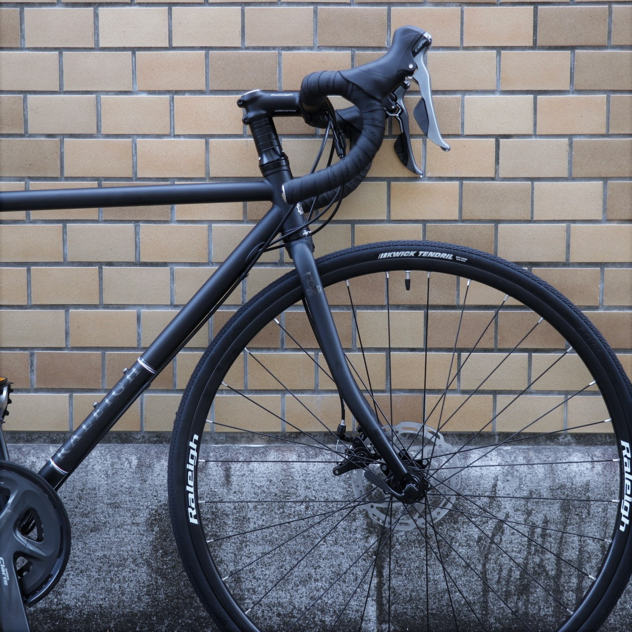 【在庫セール!】CRB(Carlton-B) クロモリディスクロード スポルティーフツーリング SHIMANO Claris搭載 ロードバイク通勤 フェンダーキャリア対応 クラシックロードバイク 日本仕様ロード