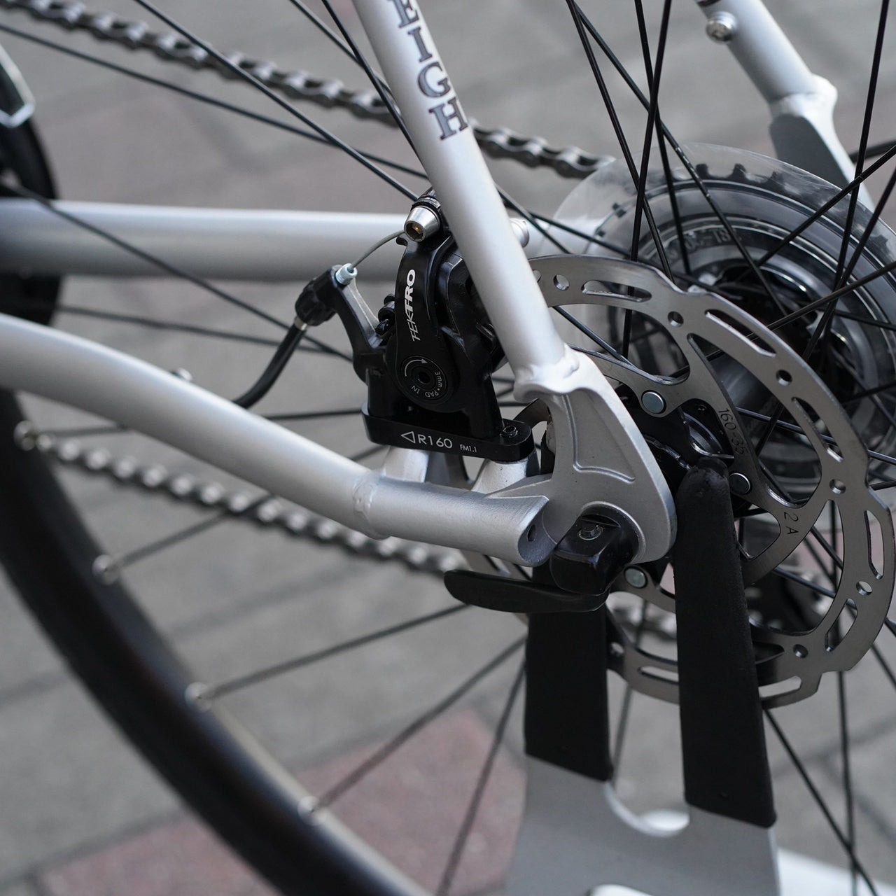 【在庫セール!】CRB(Carlton-B) クロモリディスクロード スポルティーフツーリング SHIMANO Claris搭載 ロードバイク通勤 フェンダーキャリア対応 クラシックロードバイク 日本仕様ロード