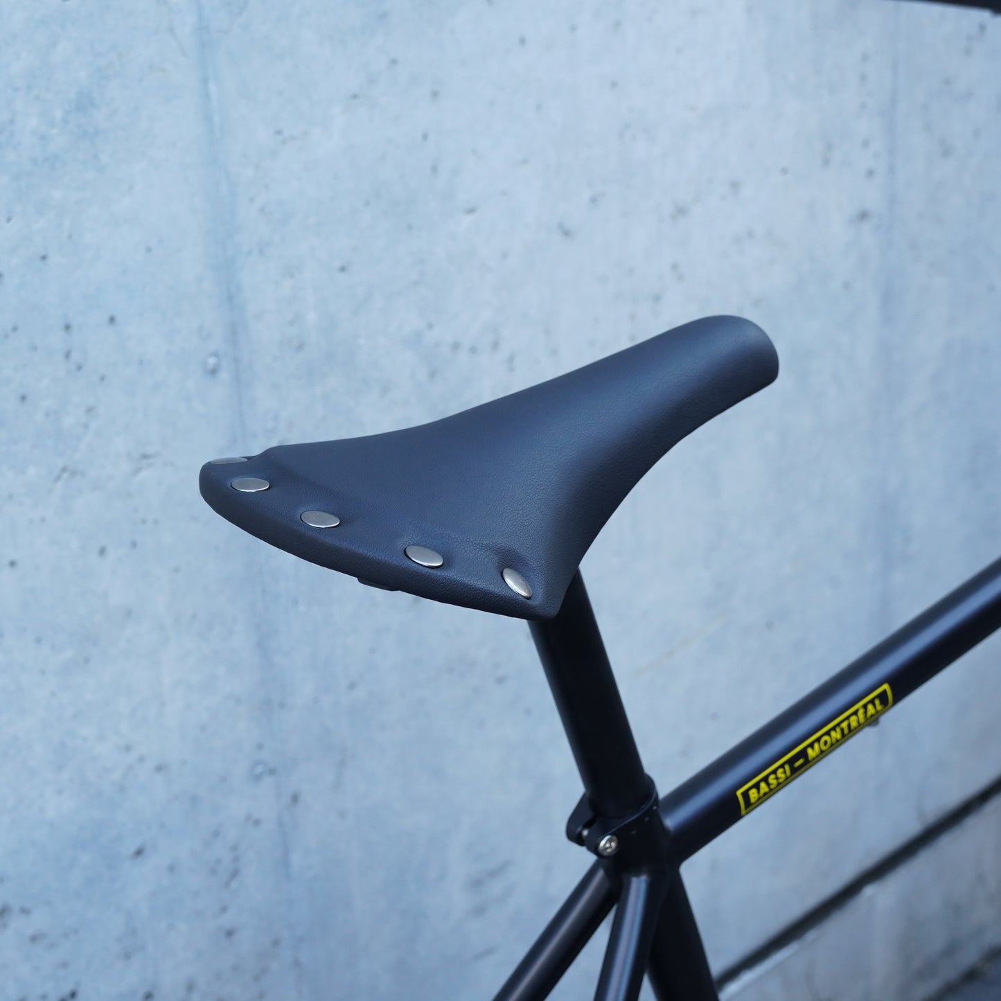 HOG'S BACK(オリジナル完成車) バッシバイクス ホグズバック クロモリフレーム フラットバーグラベルクロスバイク