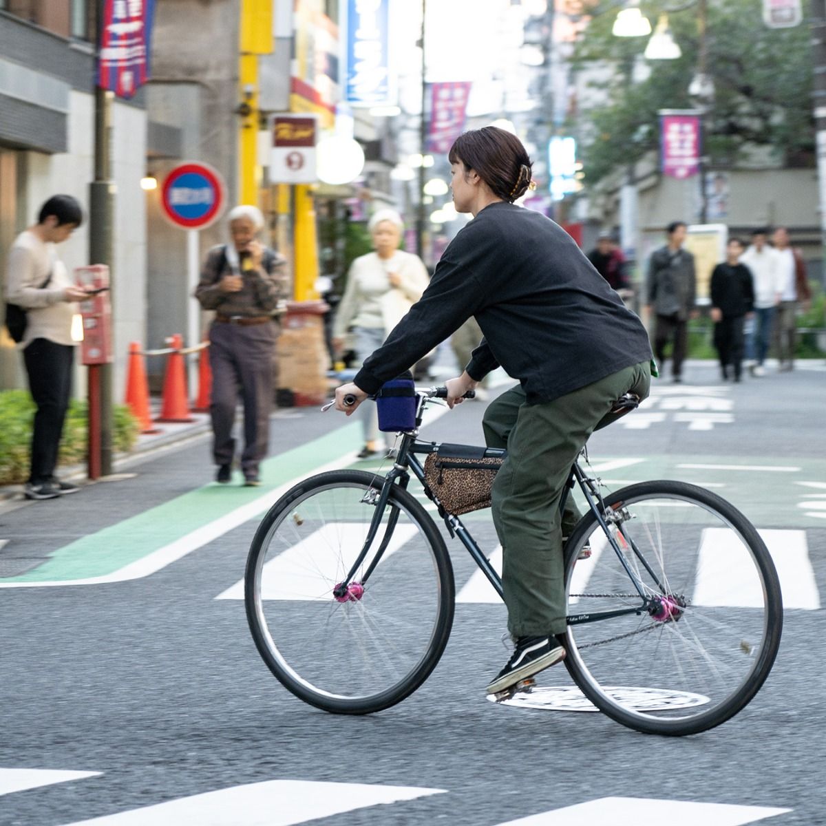 Frame bag half