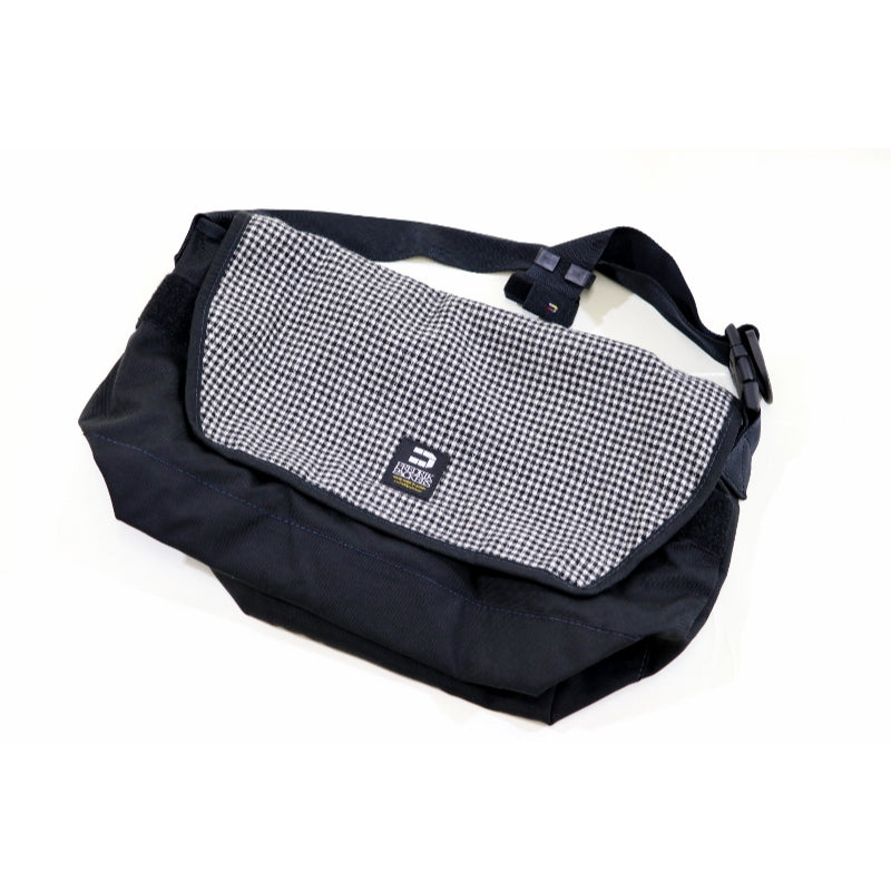 【中古】メッセンジャーバッグ(size M、チェック柄) 自転車用鞄 USED