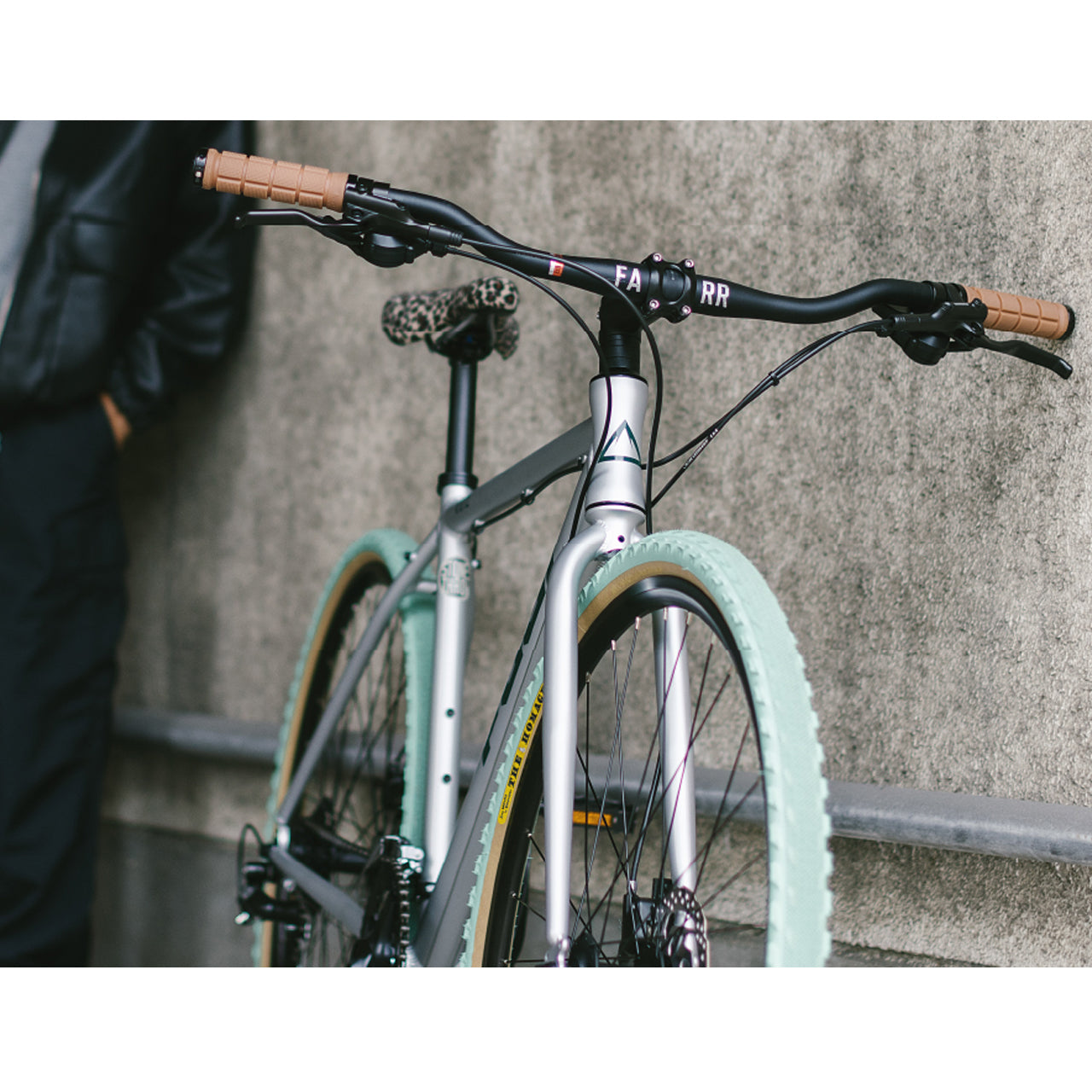 【2026年モデル】RAIZ DISC FUJI フジクロスバイク RAIZ DISC 2025 ディスクブレーキクロスバイク 通勤通学自転車 アルミフレームクロス カスタムクロスバイク