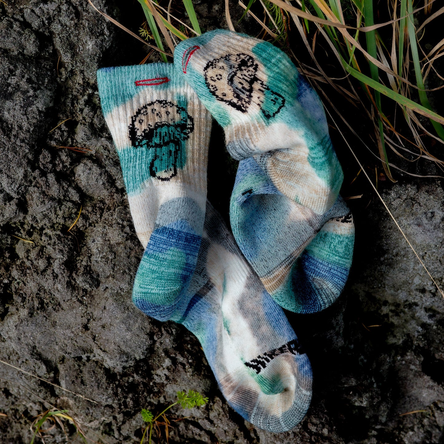 DAY DREAMER "HIKE TREK MID" ハイカートラッシュ デイドリーマー 登山靴下 socks メリノウール ソックス 日本製 タイダイ柄 靴下 アウトドア