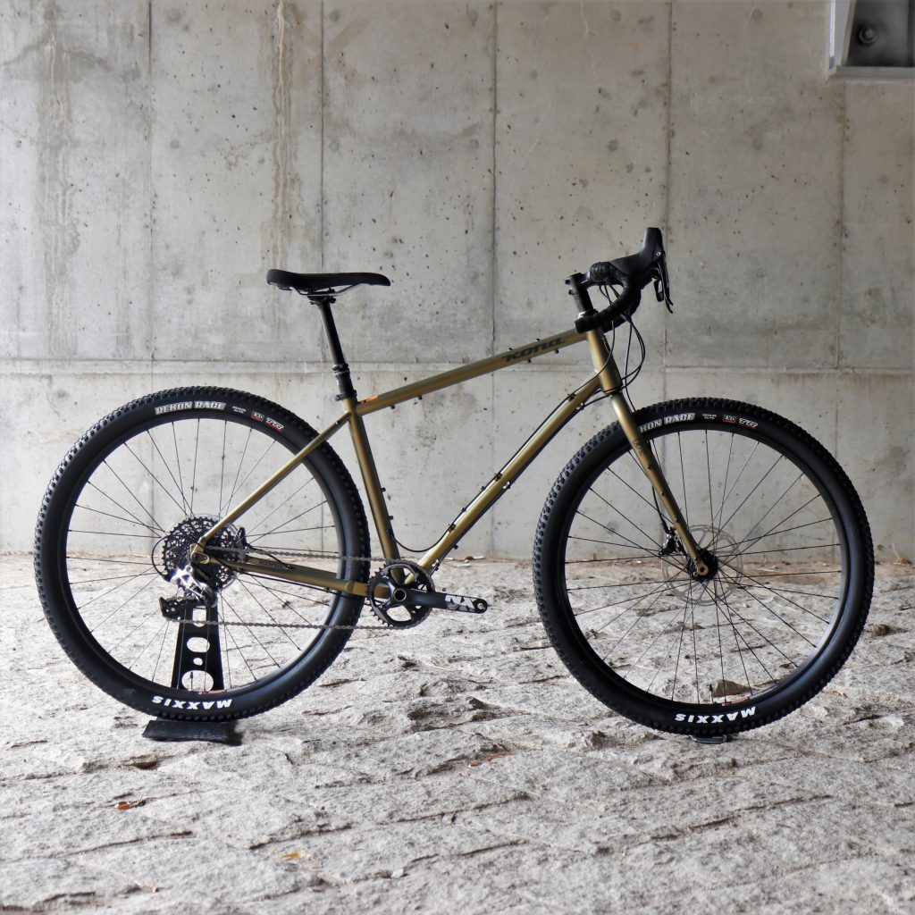 【2025年モデル】SUTRA LTD グラベルアドベンチャー フロントシングル バイクパッキング チューブレスグラベル グラベルキャンプ クロモリバイク ドロッパーポスト内装