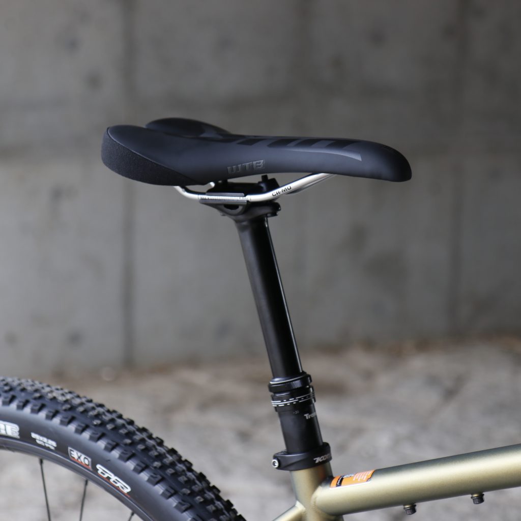 【2025年モデル】SUTRA LTD グラベルアドベンチャー フロントシングル バイクパッキング チューブレスグラベル グラベルキャンプ クロモリバイク ドロッパーポスト内装