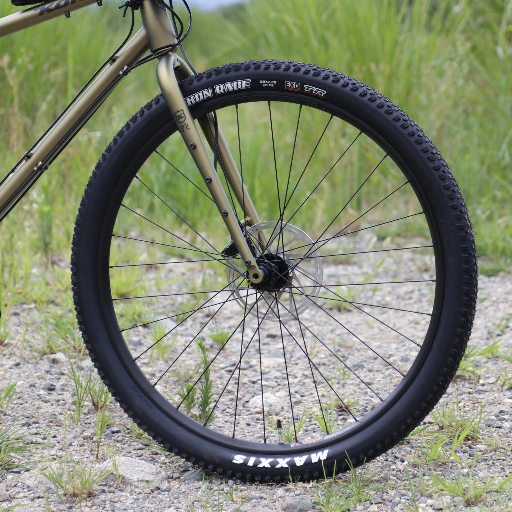 【2025年モデル】SUTRA LTD グラベルアドベンチャー フロントシングル バイクパッキング チューブレスグラベル グラベルキャンプ クロモリバイク ドロッパーポスト内装