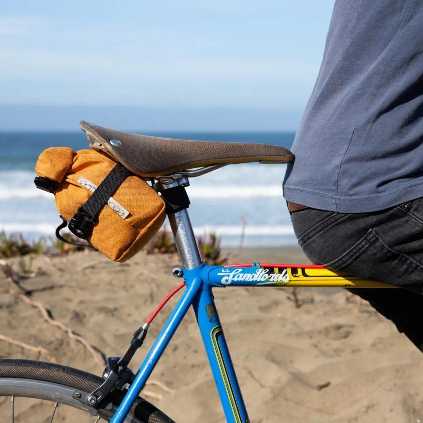 Rolltop Saddlebag Outer Shell サドルバッグ ロールトップ サドルバッグ グラベルバイク バッグ バイクパッキング サドルバッグ X-Pac サドルバッグ カリフォルニア製 バッグ 自転車ツーリング バッグ