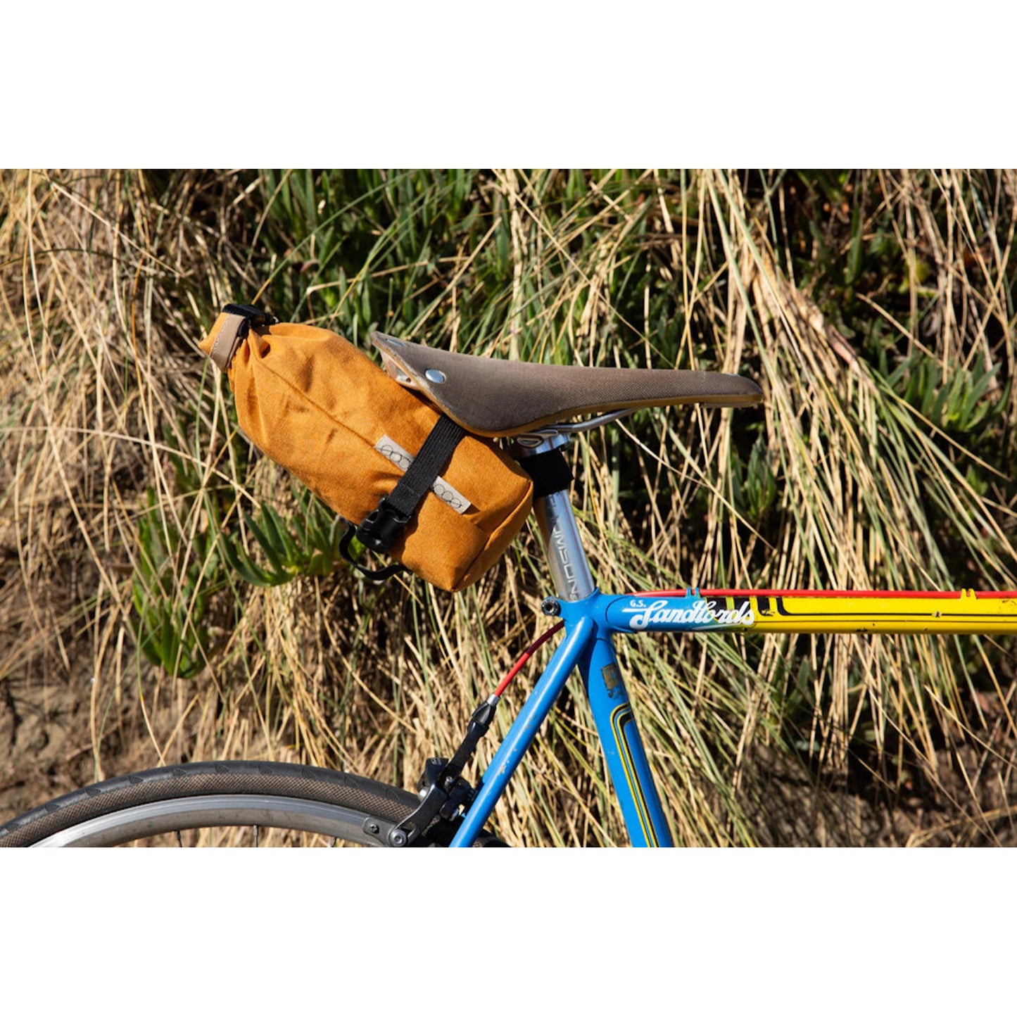 Rolltop Saddlebag Outer Shell サドルバッグ ロールトップ サドルバッグ グラベルバイク バッグ バイクパッキング サドルバッグ X-Pac サドルバッグ カリフォルニア製 バッグ 自転車ツーリング バッグ