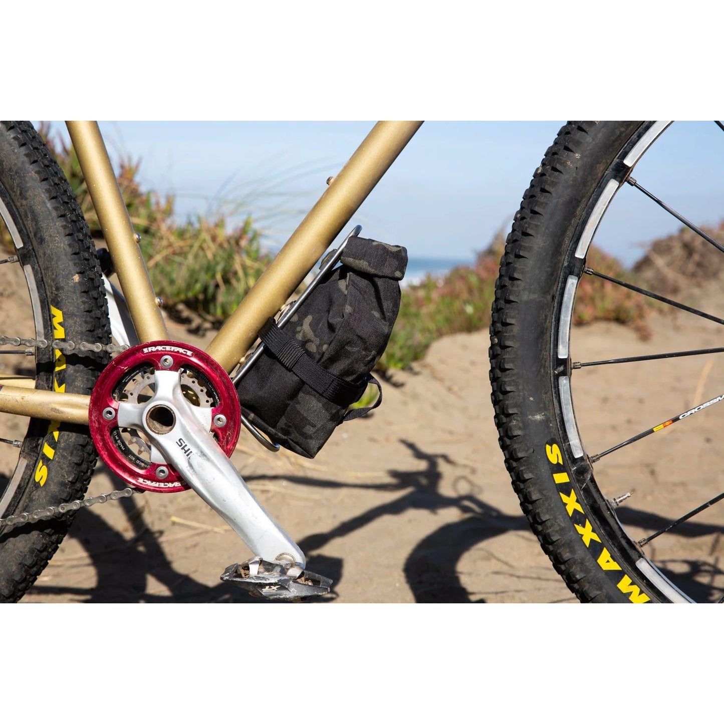 Rolltop Saddlebag Outer Shell サドルバッグ ロールトップ サドルバッグ グラベルバイク バッグ バイクパッキング サドルバッグ X-Pac サドルバッグ カリフォルニア製 バッグ 自転車ツーリング バッグ