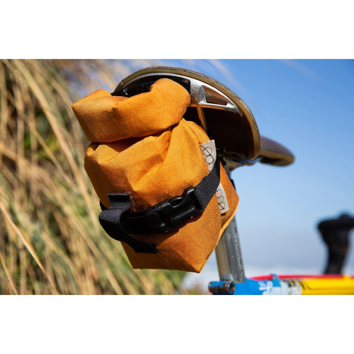 Rolltop Saddlebag Outer Shell サドルバッグ ロールトップ サドルバッグ グラベルバイク バッグ バイクパッキング サドルバッグ X-Pac サドルバッグ カリフォルニア製 バッグ 自転車ツーリング バッグ