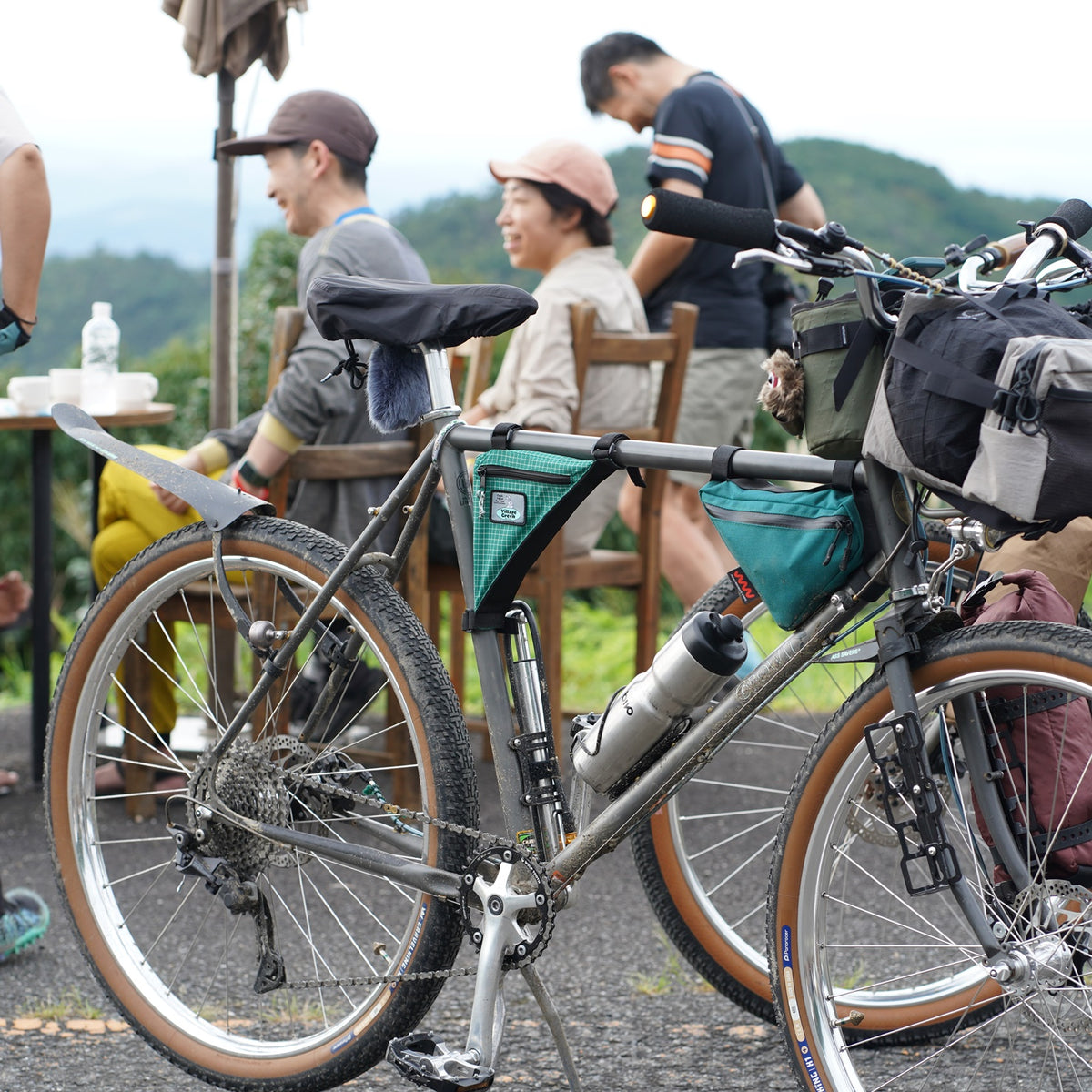 【KM4K x サイクルハテナ】PASS HUNTER BAG(VILLAGE GREEN SPECIAL Ver. )