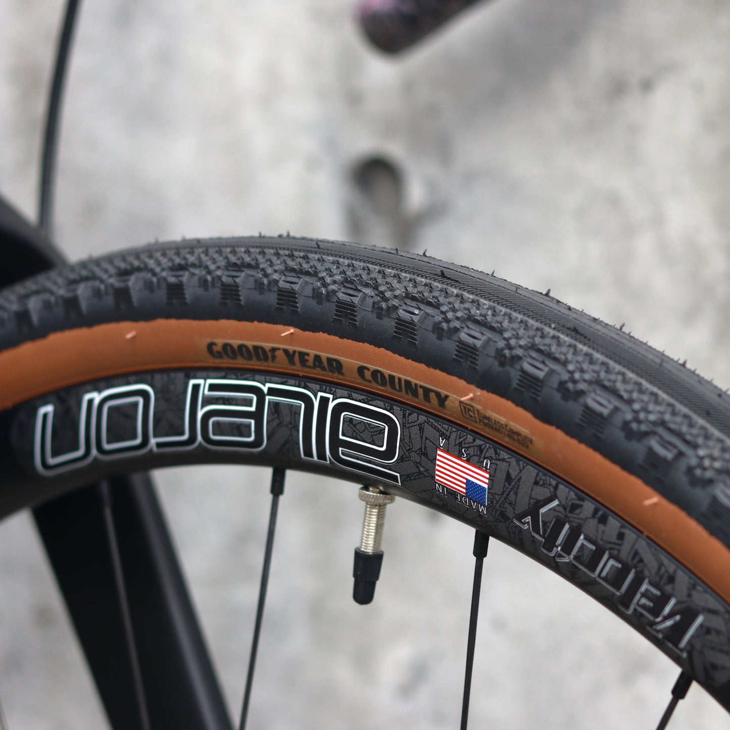 County Ultimate Tubeless Complete グッドイヤー カウンティ アルティメイト チューブレスコンプリート