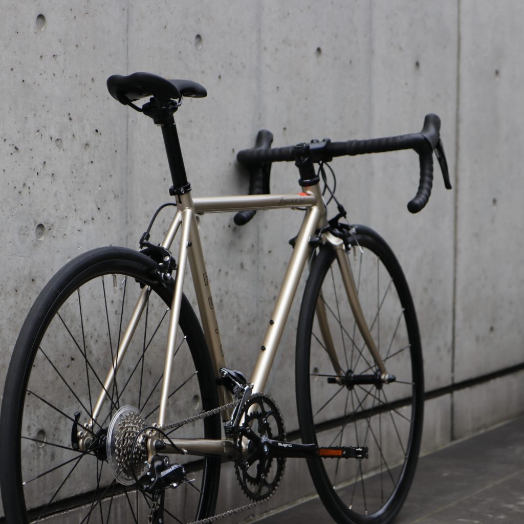 【型落ち在庫セール!】【2023年モデル】BALLAD Ω(OMEGA) フジバイクス バラッドオメガ クロモリロードバイク 型落ち安い fuji自転車