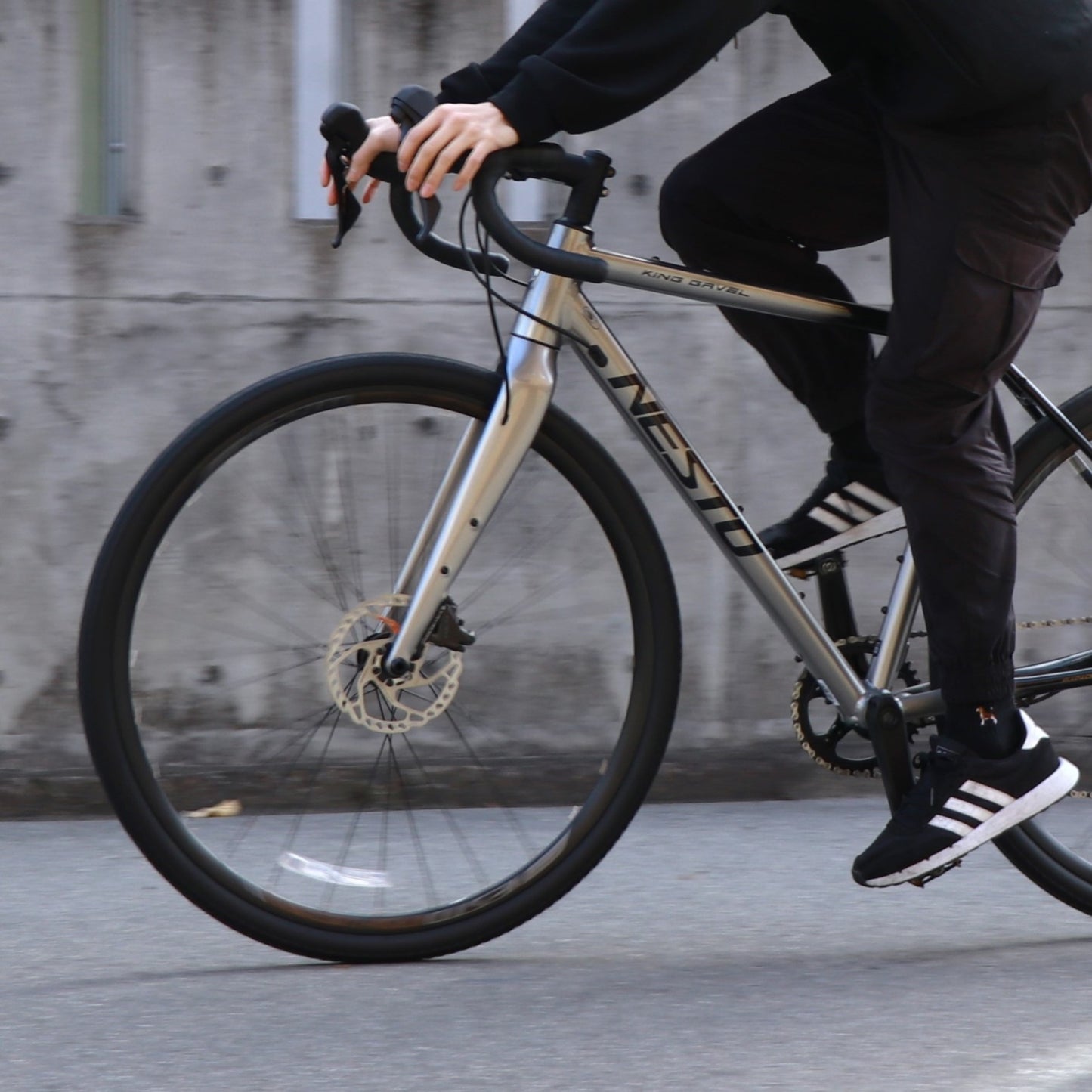 【スーパーセール!】【2026年モデル】KING GAVEL グラベルロード 初心者 SHIMANO GRX 完成車 バイクパッキング対応 ロードバイク NESTO グラベルバイク グラベルロード 1x11速 キングガベル レビュー 型落ちグラベルロード
