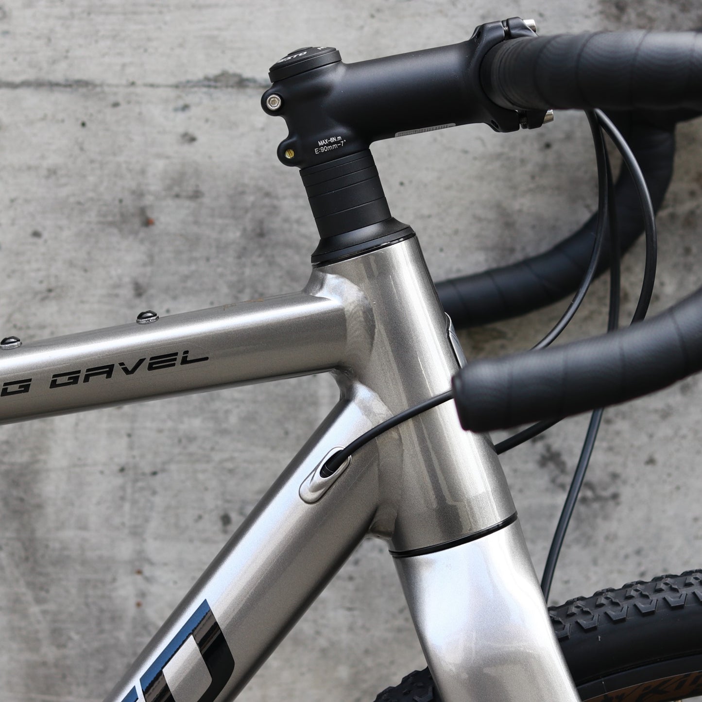 【スーパーセール!】【2026年モデル】KING GAVEL グラベルロード 初心者 SHIMANO GRX 完成車 バイクパッキング対応 ロードバイク NESTO グラベルバイク グラベルロード 1x11速 キングガベル レビュー 型落ちグラベルロード