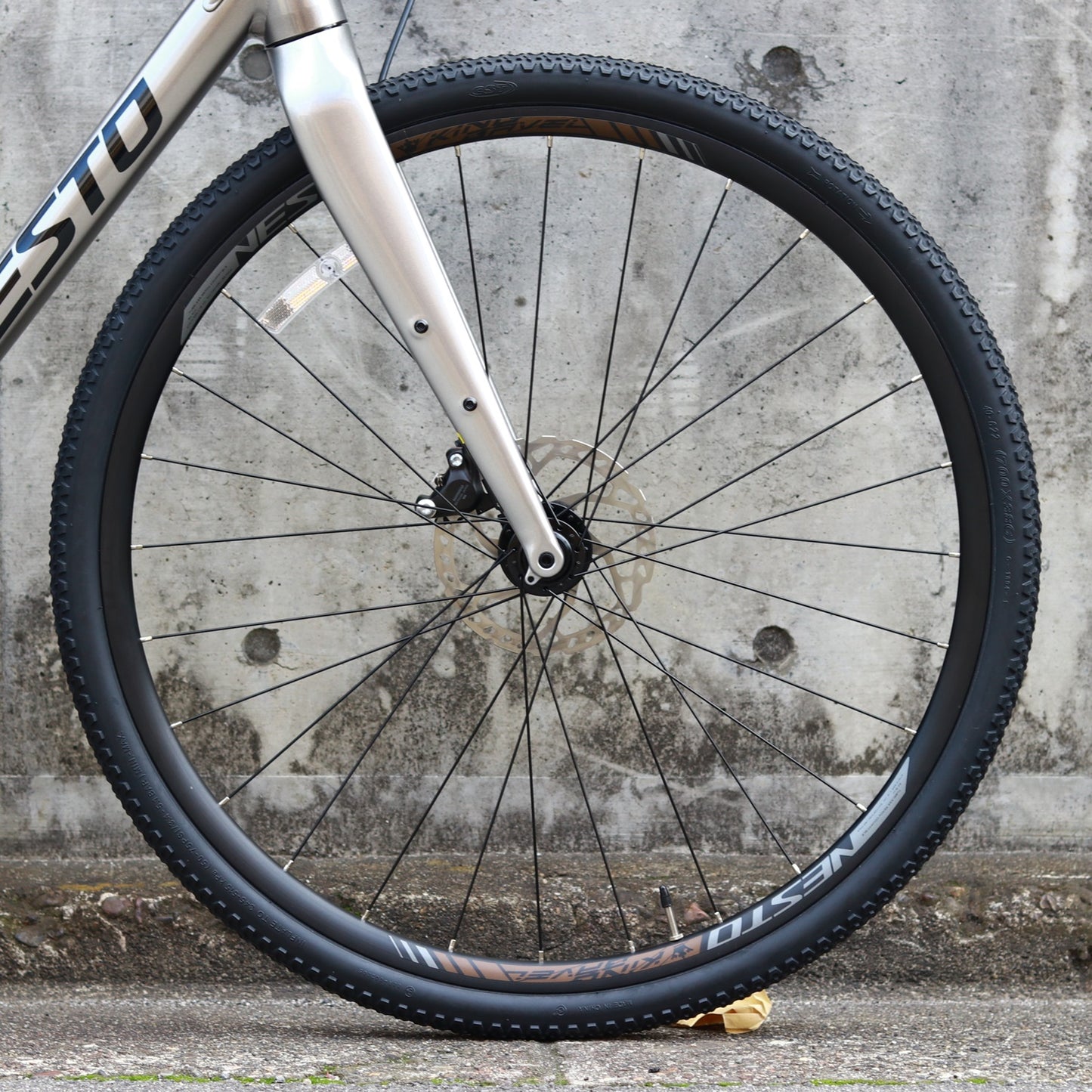 【スーパーセール!】【2026年モデル】KING GAVEL グラベルロード 初心者 SHIMANO GRX 完成車 バイクパッキング対応 ロードバイク NESTO グラベルバイク グラベルロード 1x11速 キングガベル レビュー 型落ちグラベルロード