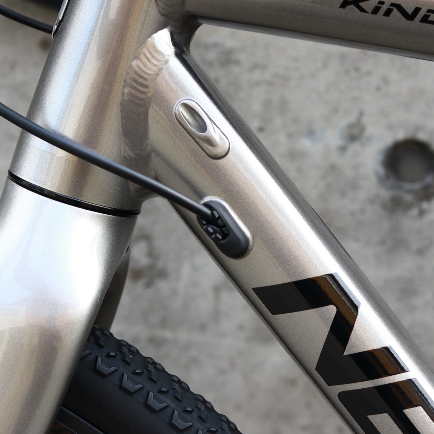 【スーパーセール!】【2026年モデル】KING GAVEL グラベルロード 初心者 SHIMANO GRX 完成車 バイクパッキング対応 ロードバイク NESTO グラベルバイク グラベルロード 1x11速 キングガベル レビュー 型落ちグラベルロード