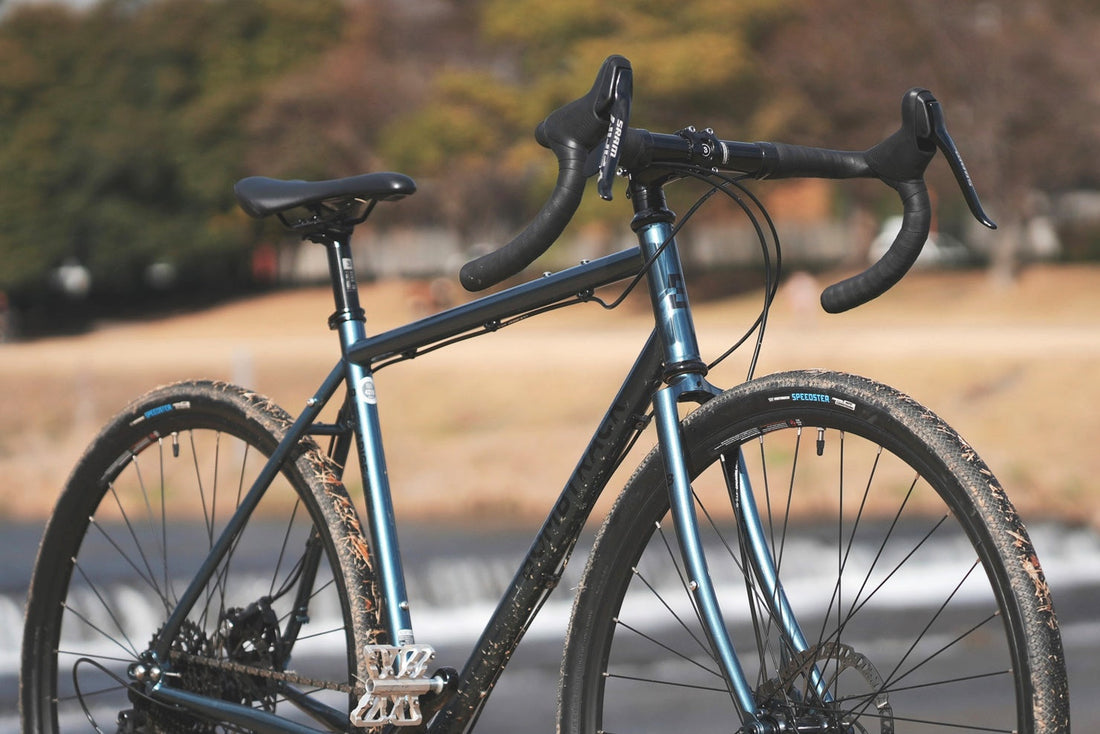 一生この一台で遊べるクロモリグラベル｜BOMBTRACK ARISE SG