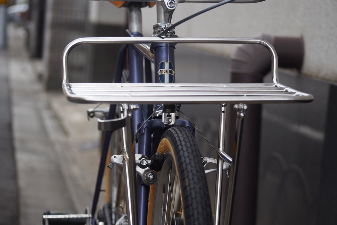 強靭且つ美しい仕上がりのスチール製フロントラック「Pelago Commuter Front Rack」