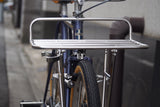 Pelago Commuter Front Rack｜“カゴ感”を抑えて積載力アップ。美しさと実用性を両立する定番フロントラック