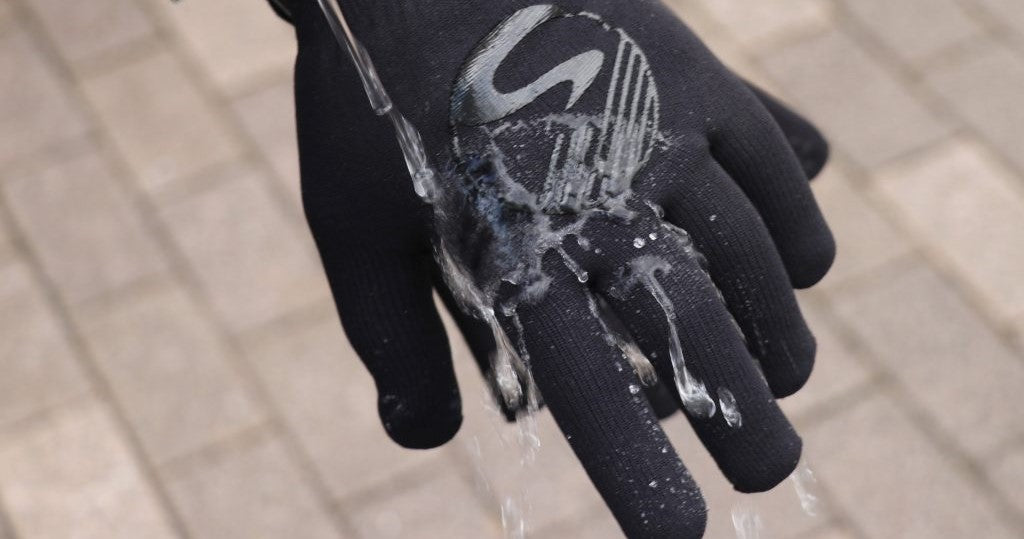 雨天時のサイクリングにも安心！「ShowersPass Crosspoint Waterproof Knit Gloves」