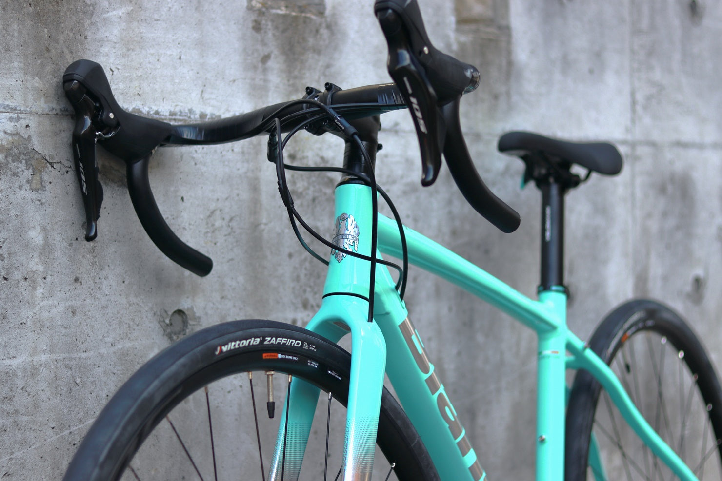 在庫限りセール中！Bianchi VIA NIRONE7 DISC 105｜街もツーリングも 
