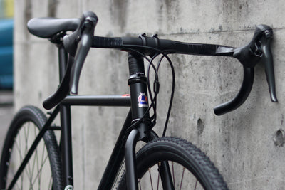 【2026年モデル】クロモリ×グラベル仕様｜FUJI FEATHER CX+が“万能バイク”な理由