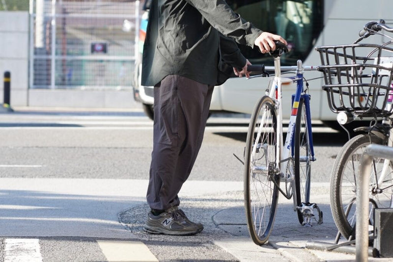 STATIC APOSTLE LT PANTS｜街でもライドでも履きっぱなしで快適な軽量ウィンドシェルパンツ