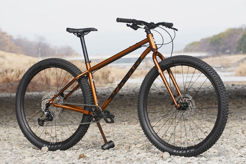 街も山も旅もこれ1台。KONA UNIT Xが“全部できるMTB”な理由