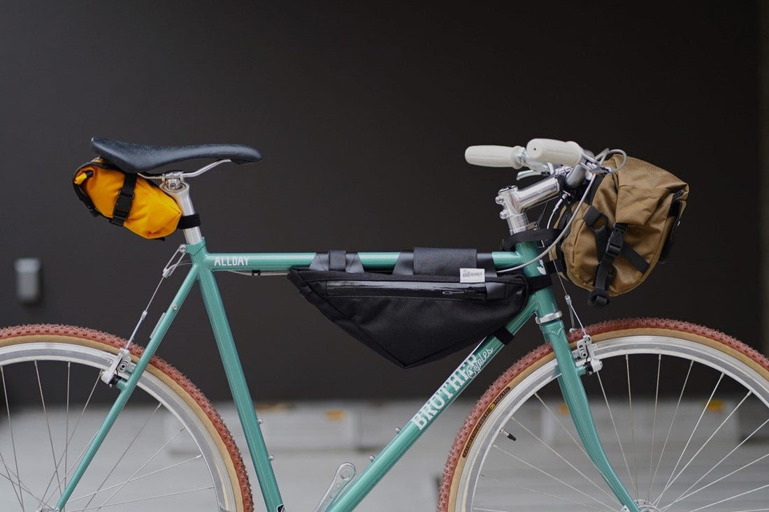 ロサンゼルス発ハンドメイド｜ROAD RUNNER BAGS バイクパッキングバッグ特集