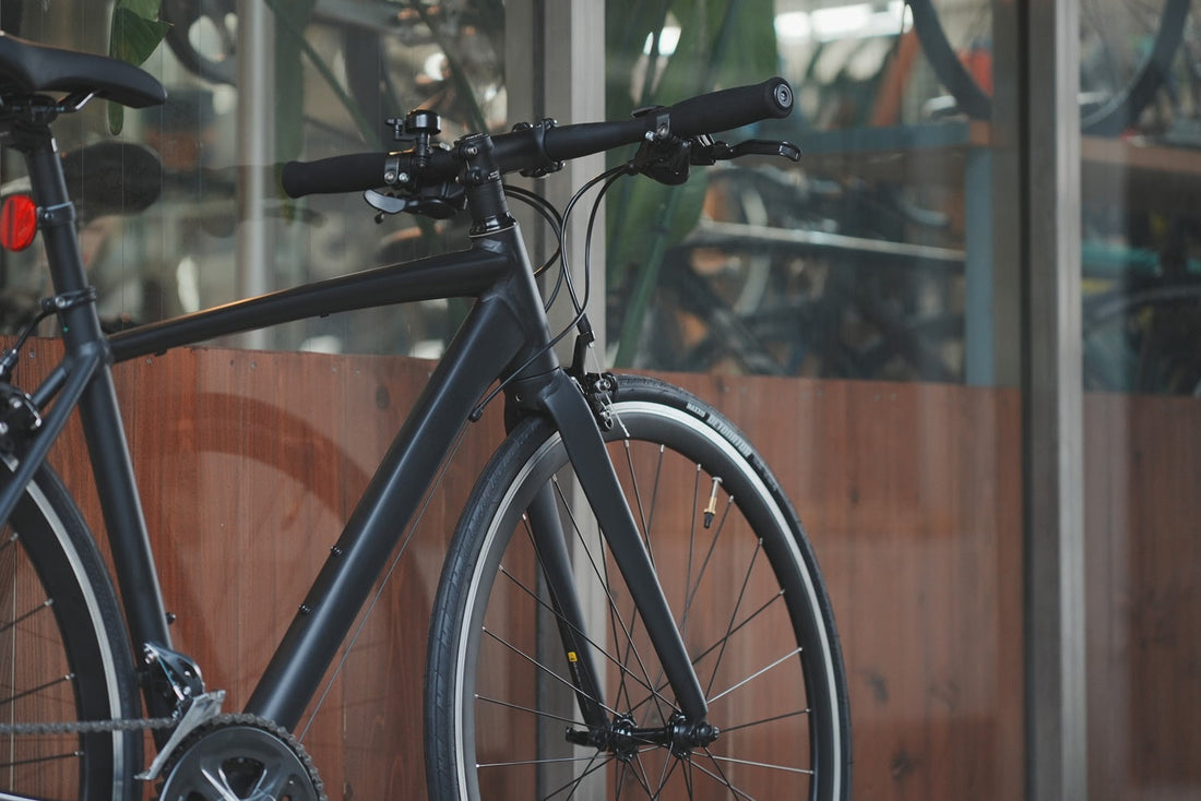 【SALE】クロスでは物足りない人へ。ロード由来の速さを楽しめる「NESTO ALTERNA FLAT」