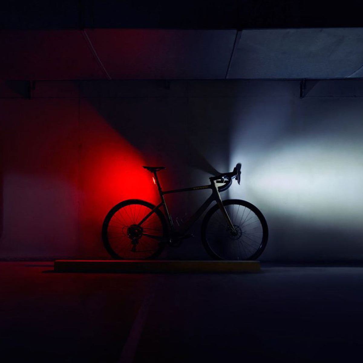 [Stock Clearance Sale!] BLINDER V BOLT