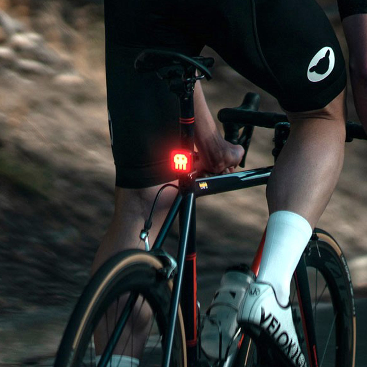 Knog BLINDER X REAR｜USBダイレクト充電対応 100ルーメンリアライト