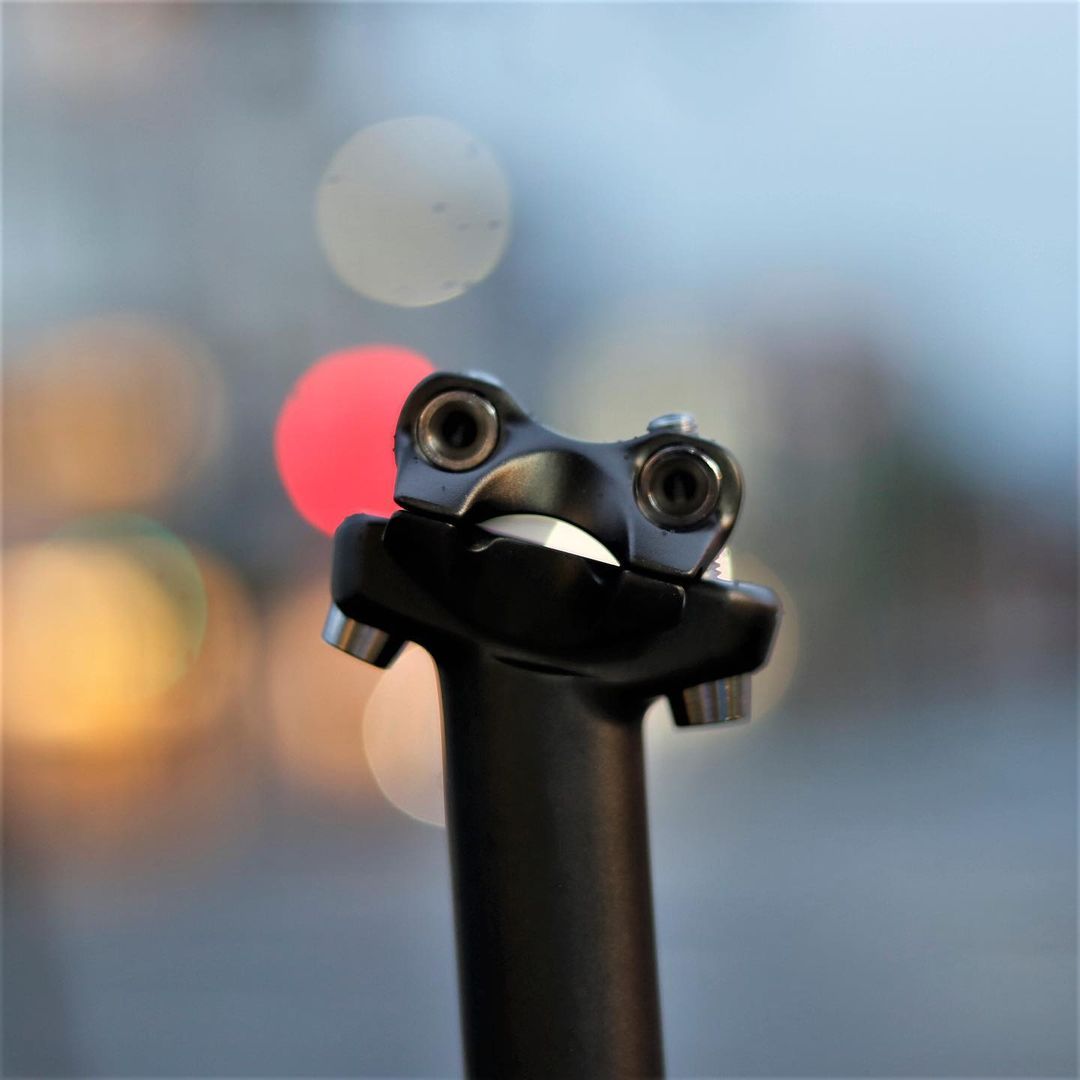 【SIM WORKS by NITTO】Froggy Stealth Seatpost