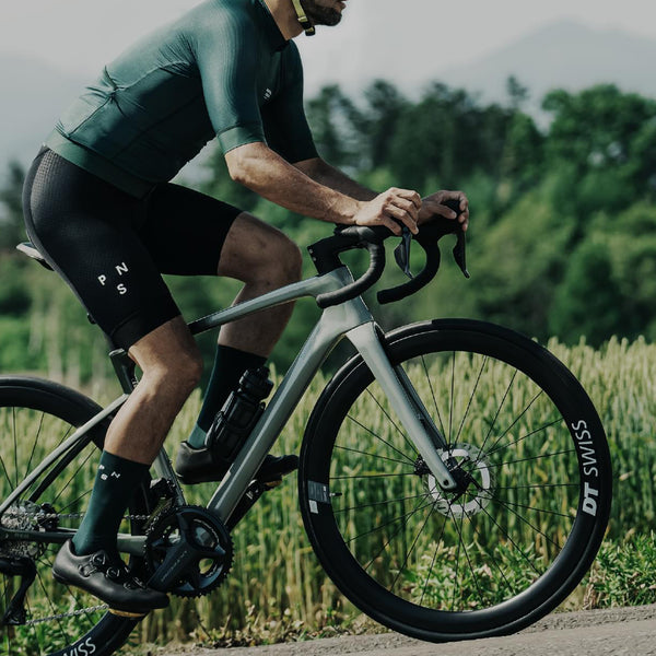ANCHOR RE8 105 Di2（2026）｜“ラクに遠くへ”を叶える電動 