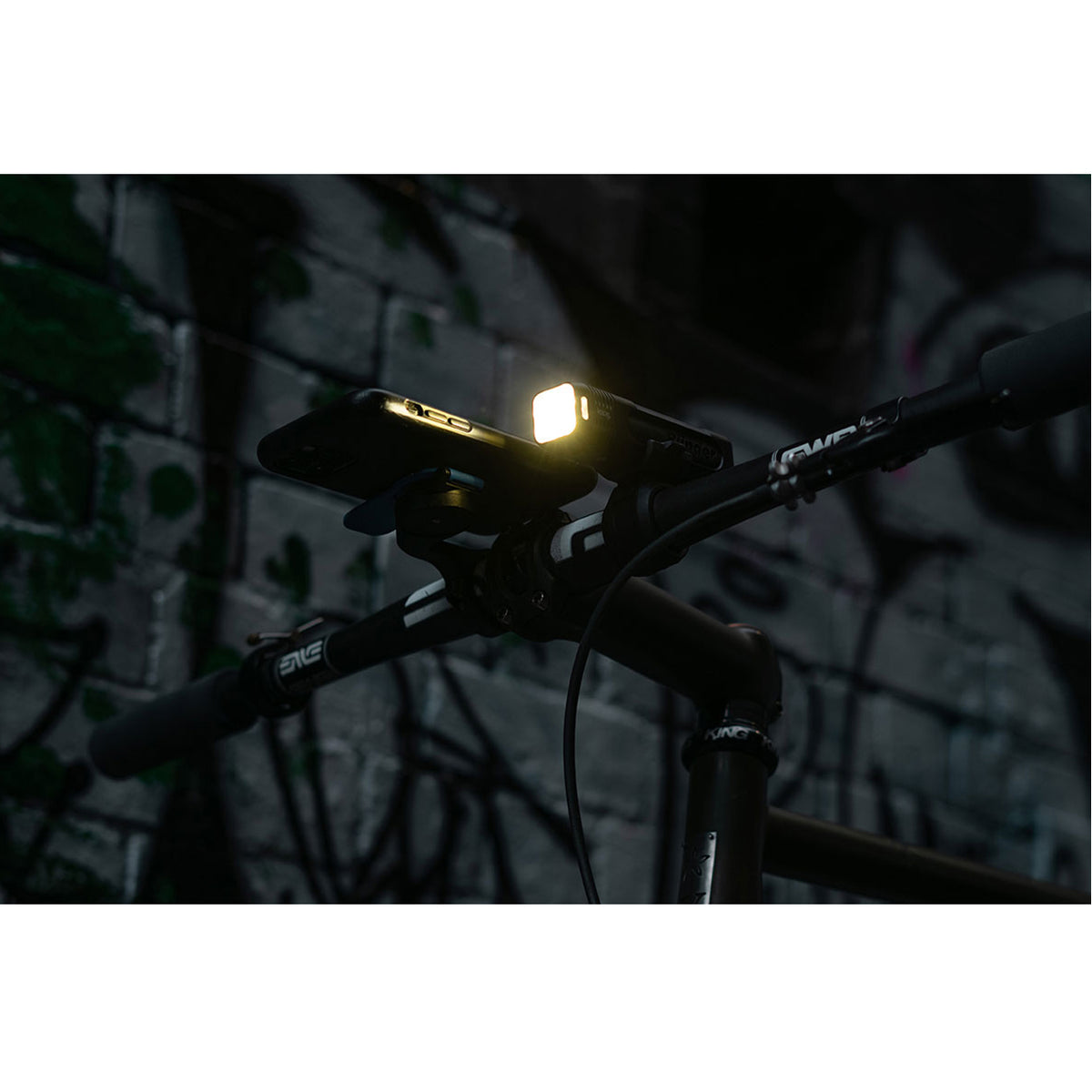 BLINDER 600（ブラインダー 600）