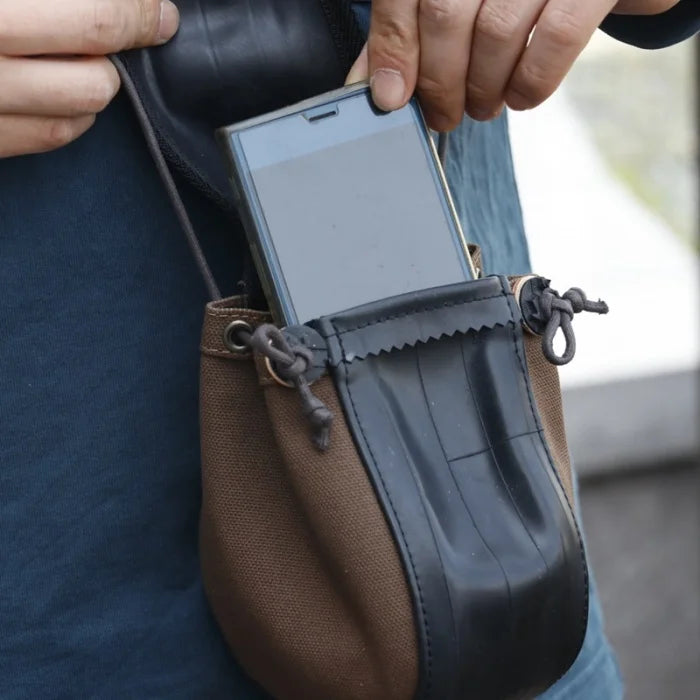 R TUBE POCHETTE